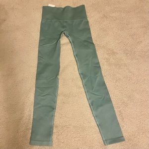 NWT Aritzia TNA Blue Green Ribbed Leggings